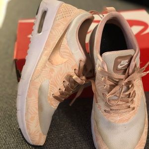 Nike AirMax Thea Tropical print